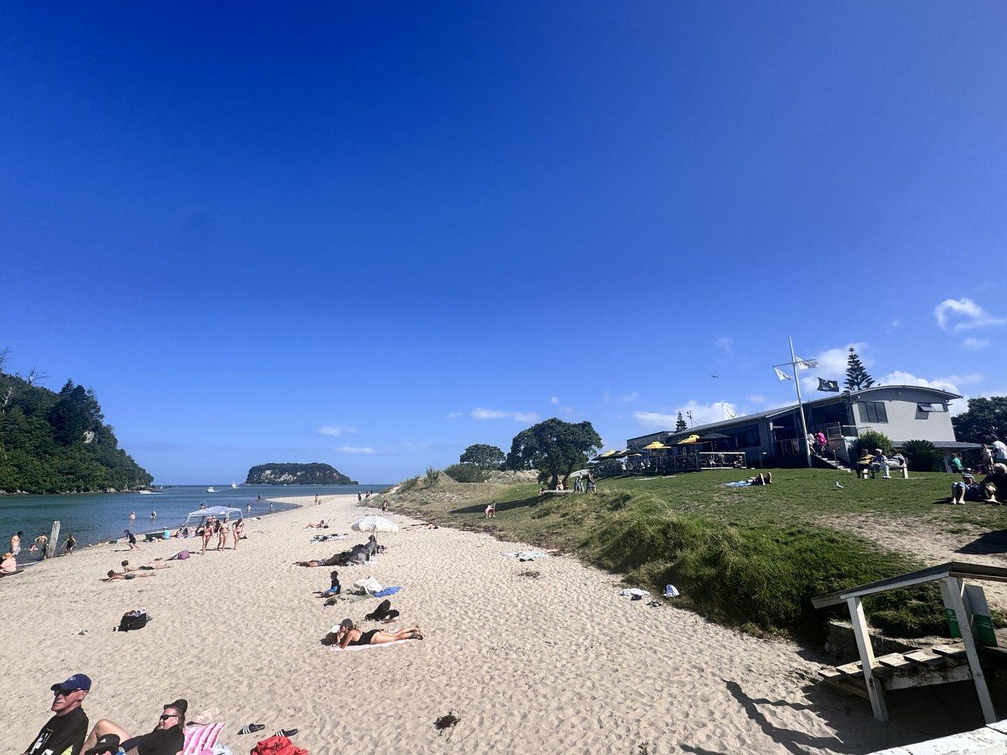 Whangamata Ocean Sports Club beach and clubhouse